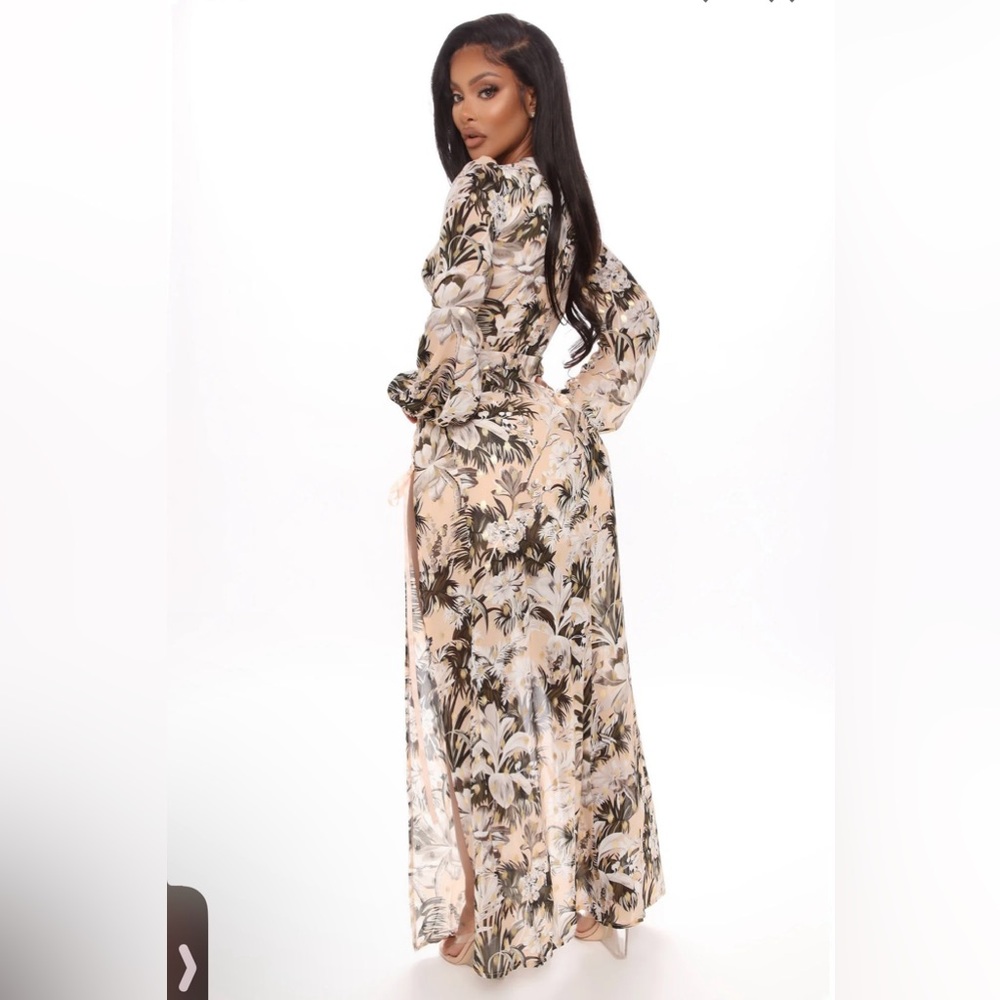 🚨🚨NWT FASHIONNOVA NEW YEAR CHRISTMAS DRESS 🚨🚨 - Picture 3 of 7